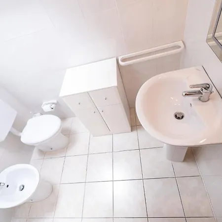 - Ammiraglia Apartman