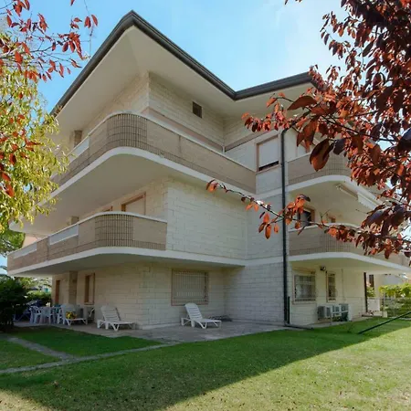 - Ammiraglia Apartman